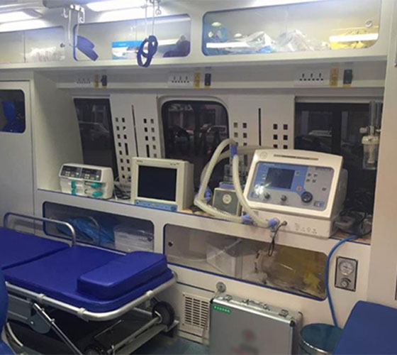 民和车辆内部展示